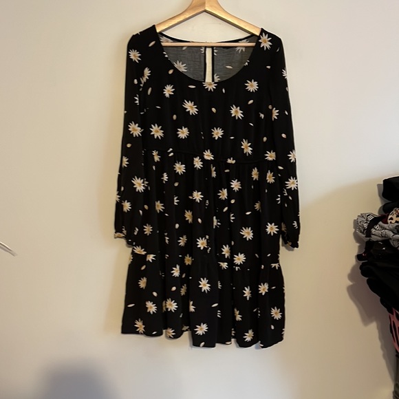 Torrid Black Daisy Ruffle Dress - Picture 4 of 5